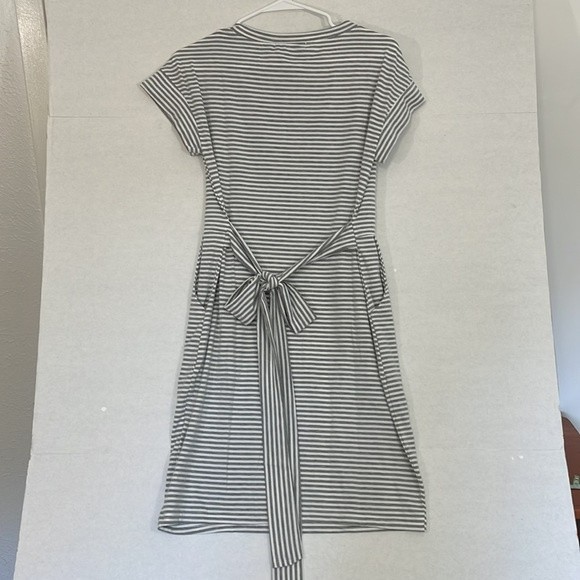 Zesica T-Shirt Dress with Pockets NWT Soft Knit, Henley Neckline Gray Stripe S - Picture 6 of 10